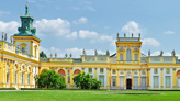 Вилянувский дворец — дворец-музей и соседствующий с ним сад в районе Вилянув на юго-восточной окраине современной Варшавы. Построен в 1677—1698 годах Августином Лоцци для короля Яна Собеского. Является шедевром барокко, а также предметом национальной гордости Польши.