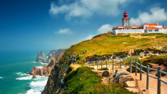 Мыс Рока (порт. Cabo da Roca) — самый западный мыс Евразийского континента, находится на территории Португалии, на Пиренейском полуострове. В эпоху Великих географических открытий именовался мысом Лиссабона.