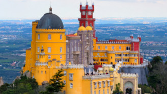 Дворец Пена (Palácio Nacional da Pena) — дворец в Португалии, находящийся на высокой скале над Синтрой