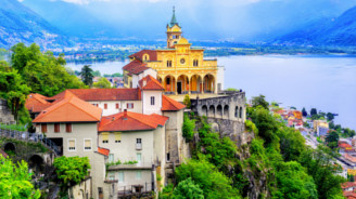 Церковь Мадонна-дель-Сассо является главной достопримечательностью Локарно, расположена на территории одноименного монастыря в пригороде города, Орселино. Комплекс построен на скалистом утесе и состоит из базилики Мадонны-дель-Сассо, францисканского монастыря, церкви Благовещения (XVI в.), и дороги паломников виа Крусис с часовнями, по которой можно было попасть к святилищу до строительства фуникулера.

У церкви мистическая слава и сюда едут паломники со всего мира. Здесь хранится статуя Мадонны-дель-Сассо, изготовленная из дерева в конце XV в. и считающаяся чудотворной.