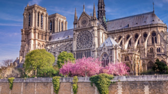 Собор Париижской Богомаатери, также парижский собор Нотр-Дам или Нотр-Дам-де-Пари (фр. Notre-Dame de Paris)